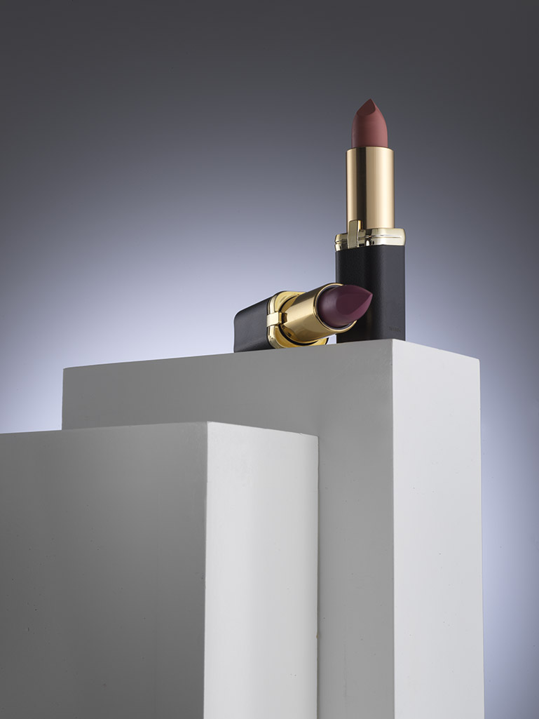One light lipstick product photography